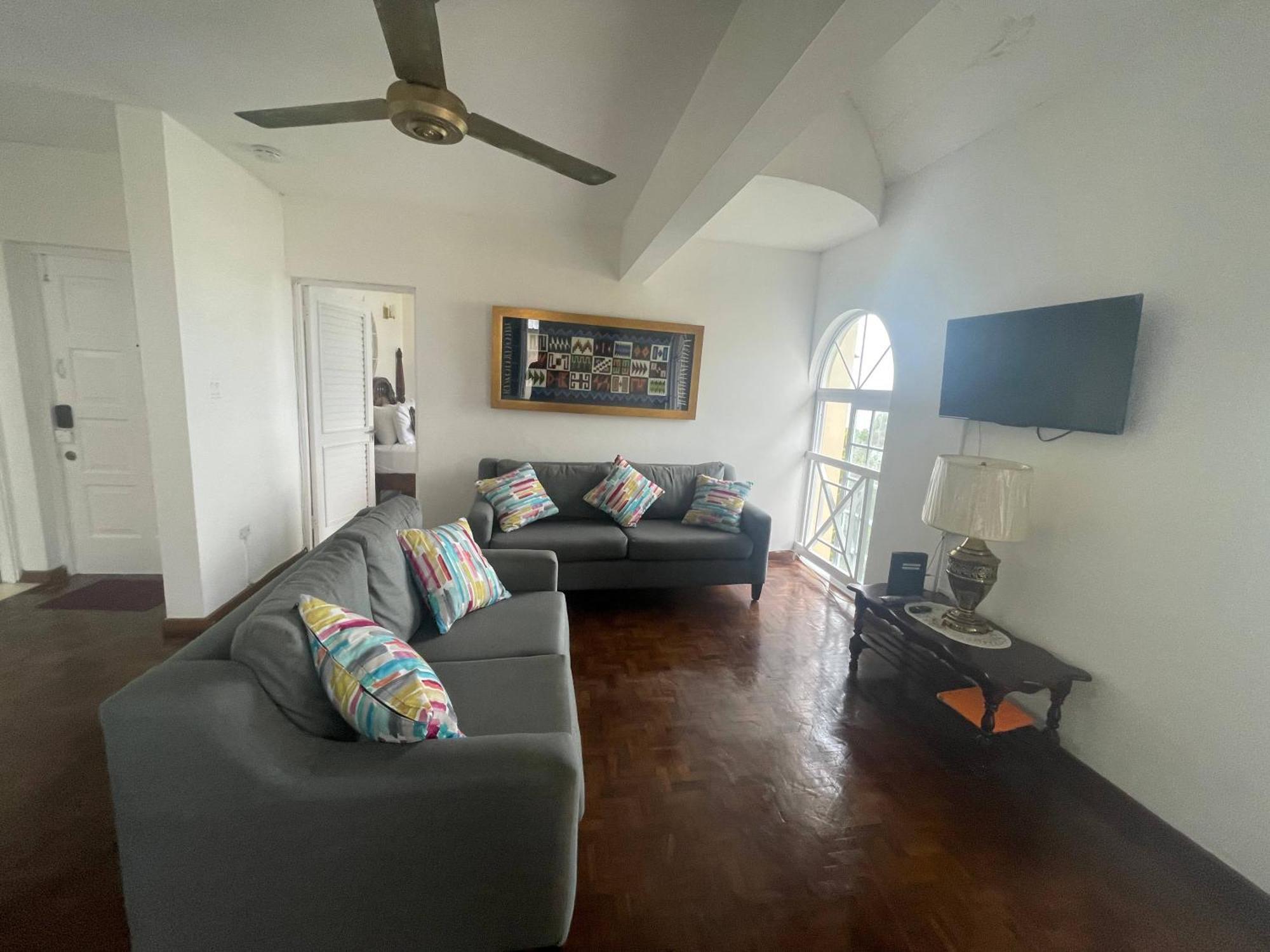 Oceanbreeze Jamaica Penthouse, 7-Minute Walk To Beach โอโชรีโอส ภายนอก รูปภาพ